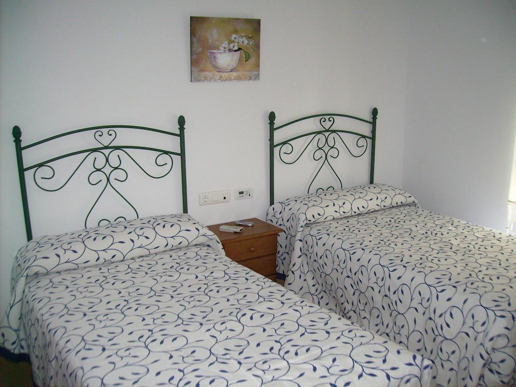 Hotel Delphos Moraleja Oda fotoğraf