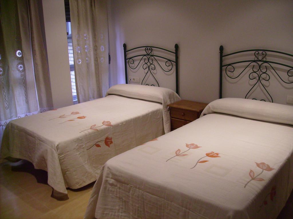 Hotel Delphos Moraleja Oda fotoğraf